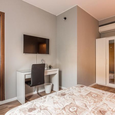 Bed and Breakfast Amelia 5 Рим Екстер'єр фото